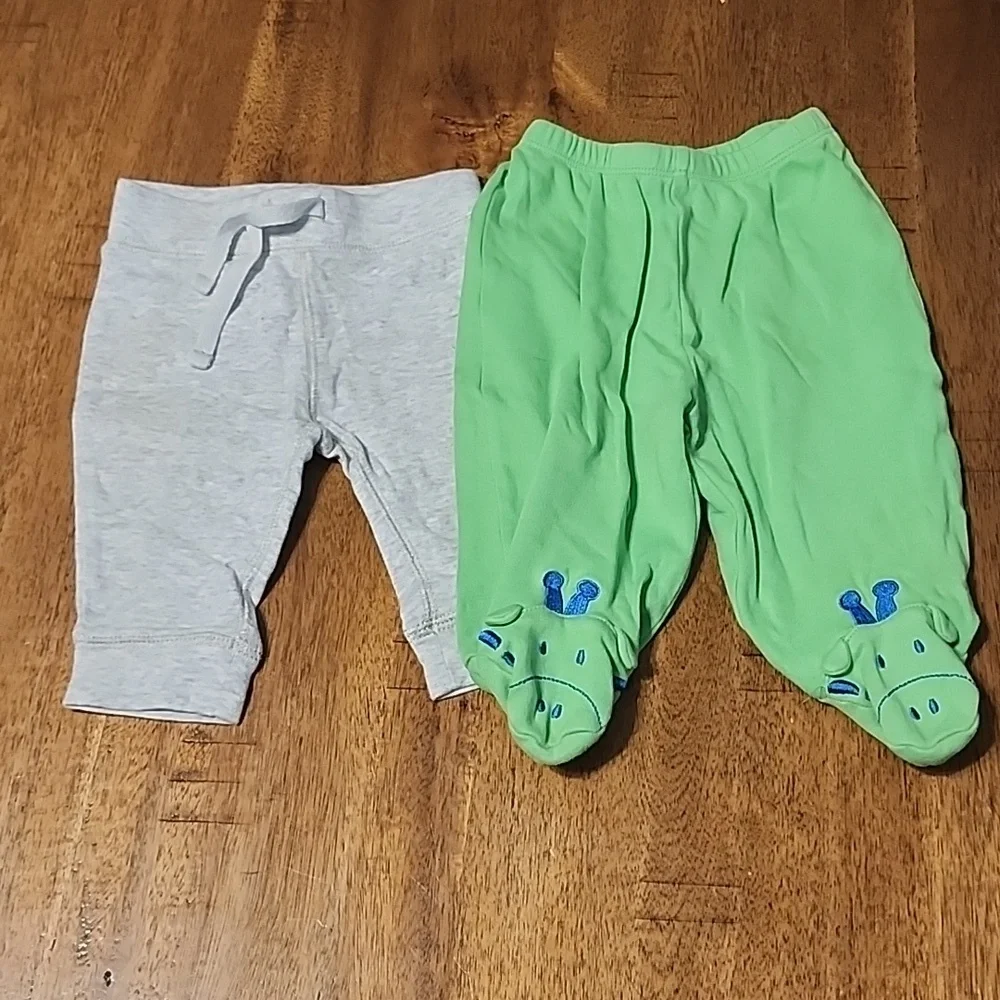 2 pair of pants 3-6 months